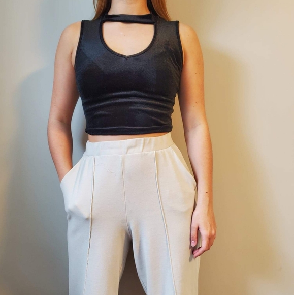 Black velour crop top - Picture 1 of 6